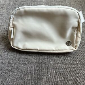 Lululemon Everywhere Belt Bag 1L